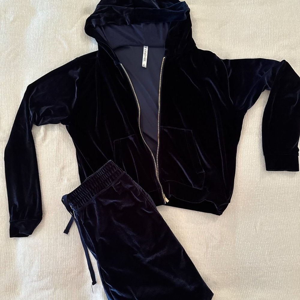 Fabletics Velvet Sweat Set